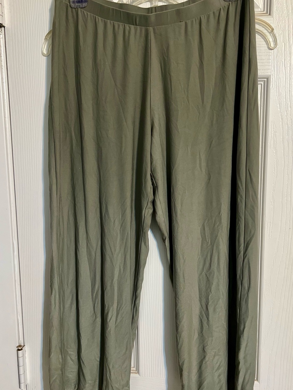 Pull on Capri length lounge pants
